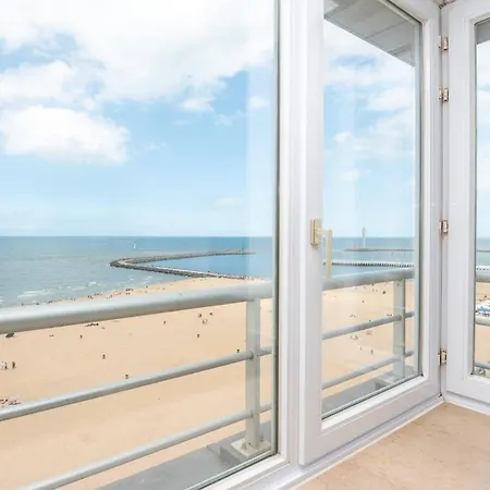 Appartement Charming With Sea View For 6 Ostende