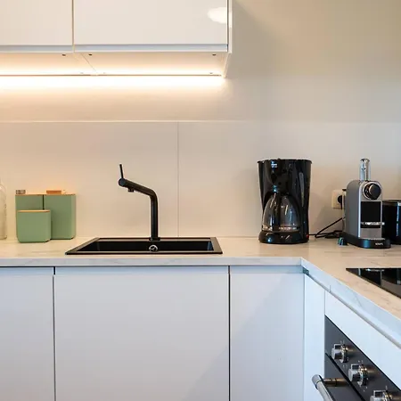 Charming With Sea View For 6 Apartment *