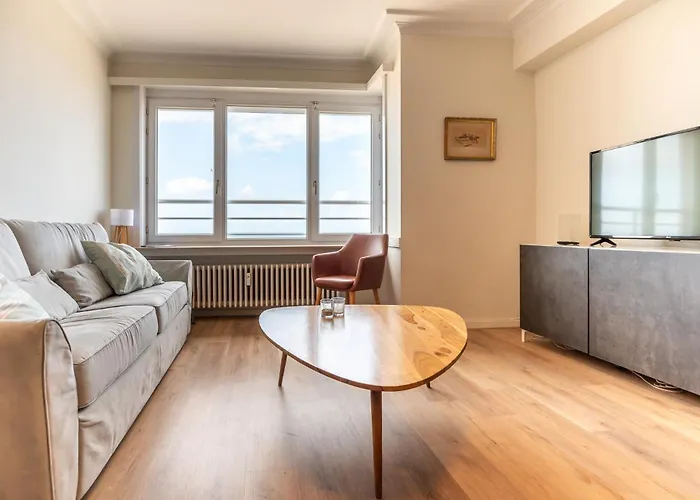 Charming With Sea View For 6