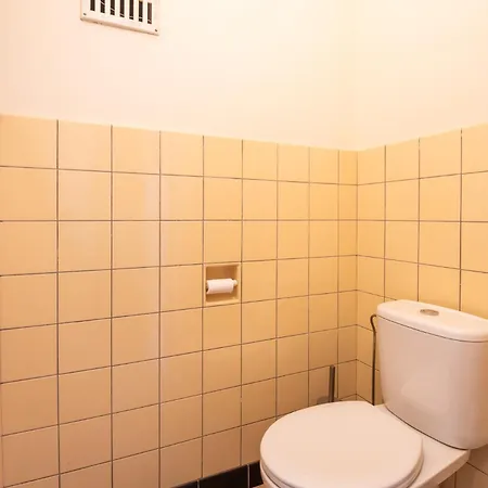 Апартаменти Charming With Sea View For 6 *