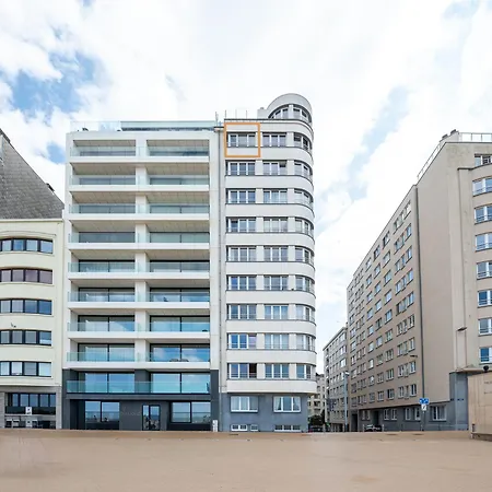 Charming With Sea View For 6 * Остенде